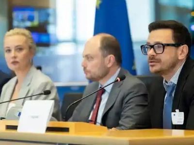 Ю.Навальная, В.Кара-Мурза, И.Яшин в Европарламенте Ю.Навальная, В.Кара-Мурза, И.Яшин в Европарламенте